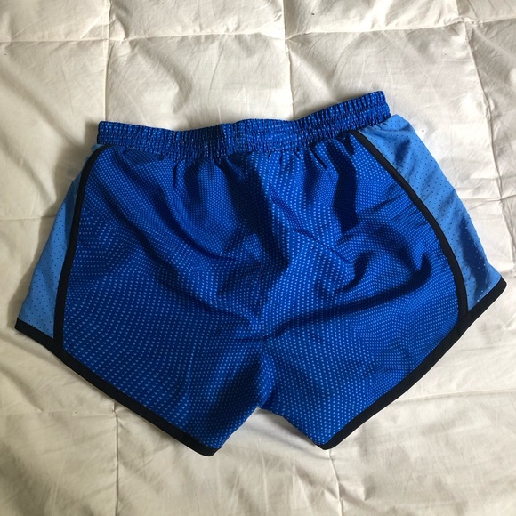 Women's UA Fly-By 2.0 Shorts - Picture 2 of 5